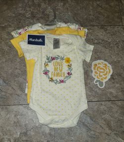 Little beginnings ✨️ baby girl 3pk onesies new