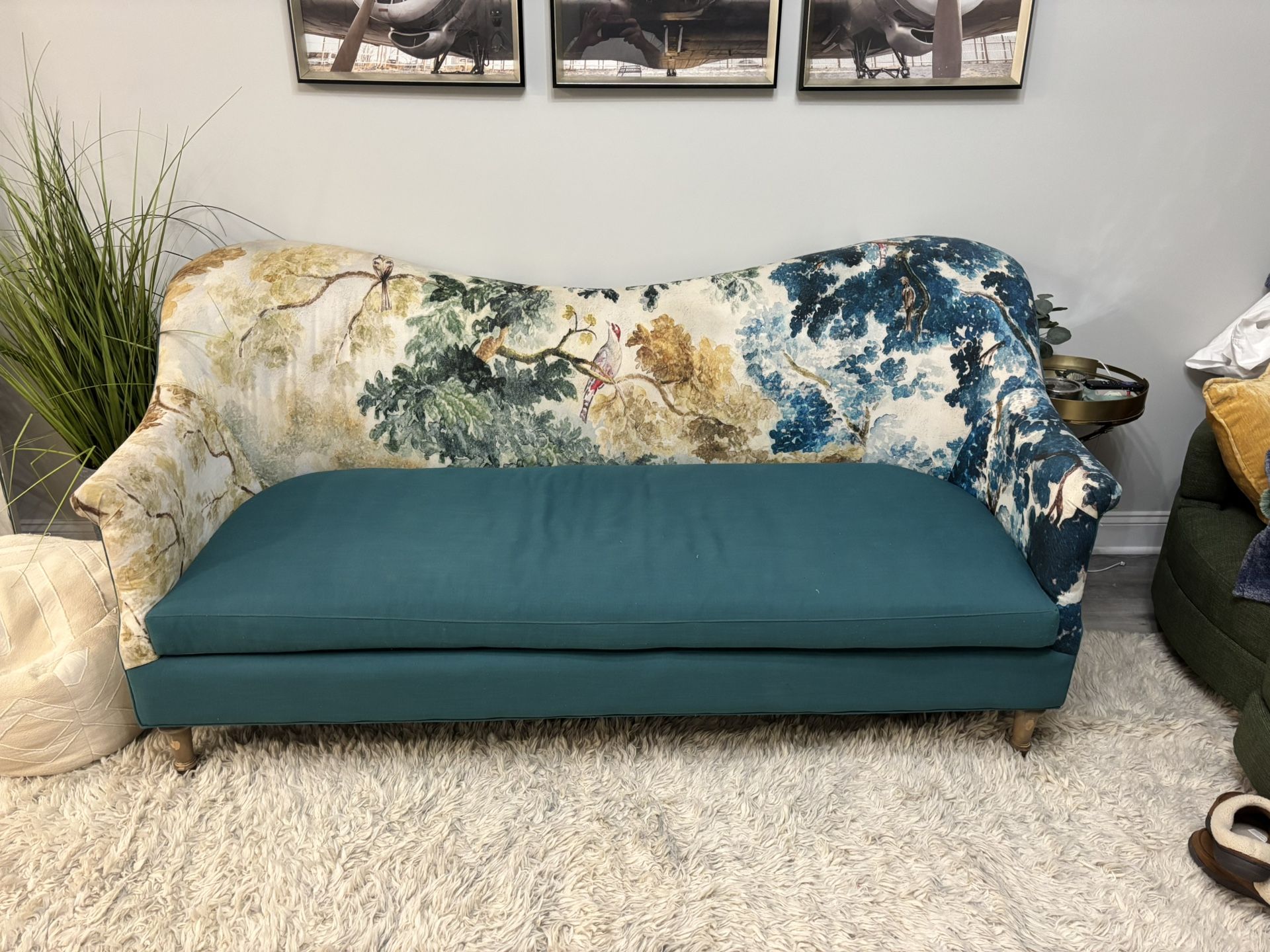 Judarn Linen Pied-A-Terre Sofa