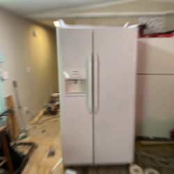 Frigidaire Side By Side Refrigerator 