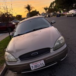 2004 Ford Taurus