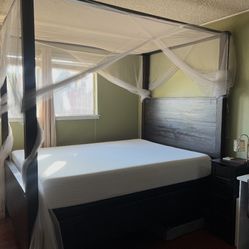 Queen Canopy Farmhouse Solid Wood Bedroom Set – Dresser + Mirror