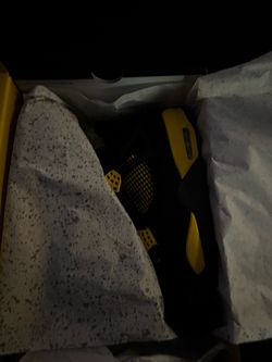 (2023) Jordan 4 Yellow Thunder