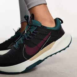 New Nike Juniper Trail2. Size 8w/6.5m