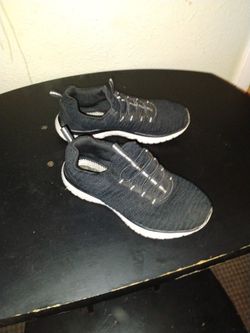 Used Kids Shoes Size 6 1/2