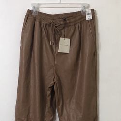 Grace+Karma Women’s  vegan Leather jogger two side pocket pull on brown. M