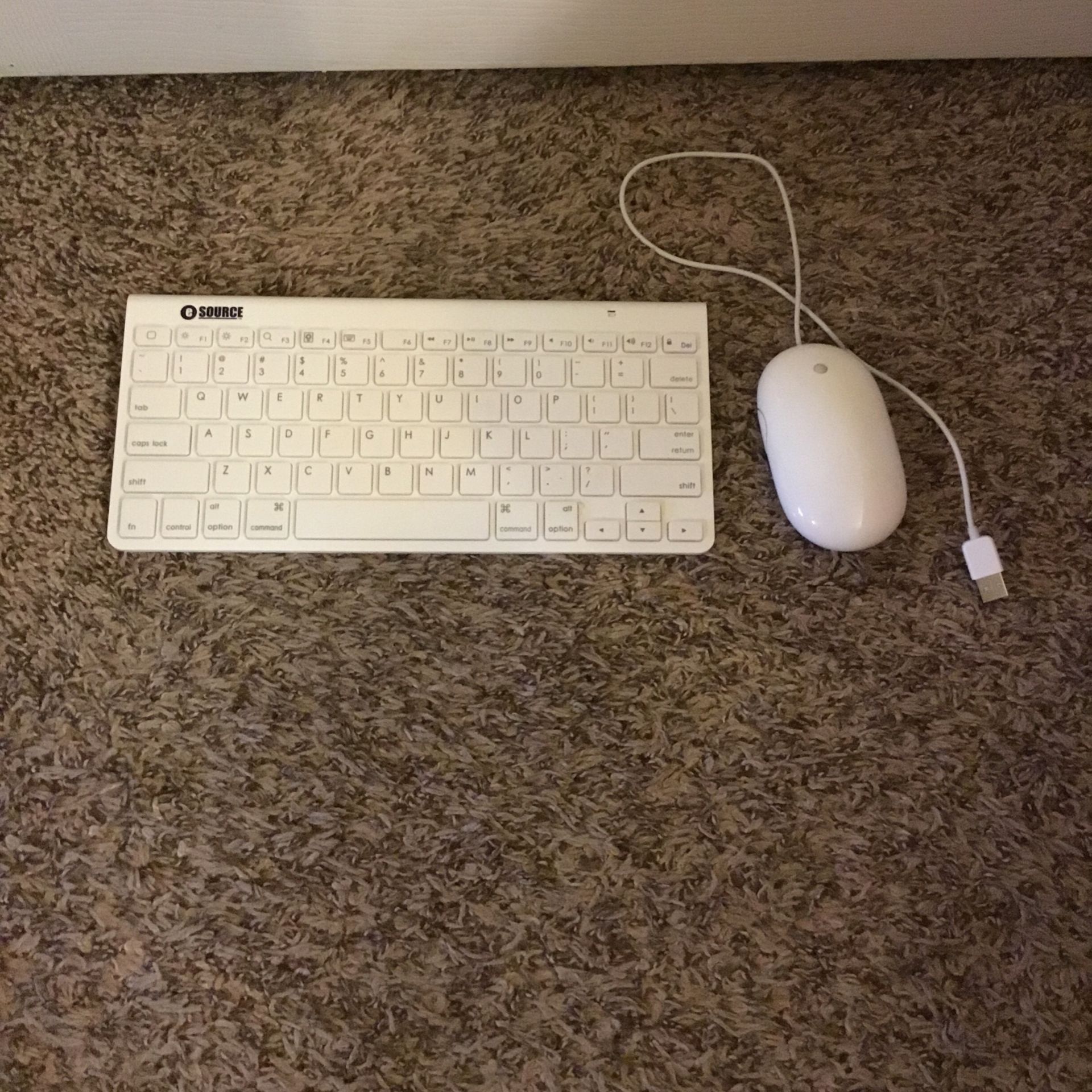 Apple Mac Mouse 🐁 A1152 And Matching Mac Keyboard Bluetooth