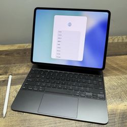 iPad Pro M4 13 Inch Cellular Bundle