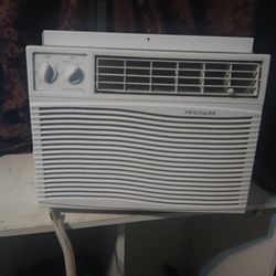 Frigidaire Air Conditioner 10150 BTU 