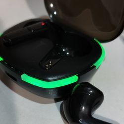 Bluetooth Earbuds