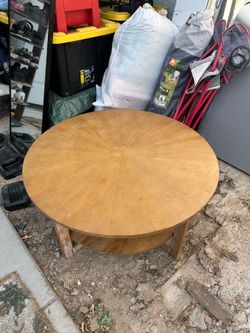 Round coffee table