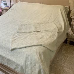 DKNY King Size Textured Duvet Cover & King Shams Sage Green 