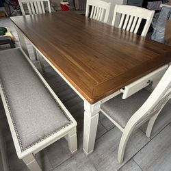 Beautiful Farmhouse Dining Table Set – Table, Bench & 4 Chairs