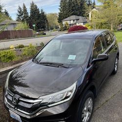 Selling a 2015 HONDA CRV car.