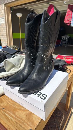 Black boots