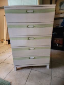 Chest of drawers