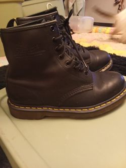 Doc Martens 1460 Men's Size 8 Women's 9 Like New