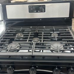 Whirlpool. Gas  Stove And Oven 