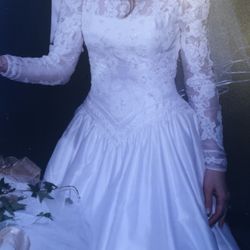 Wedding Dress Size 4/6   - Gorgeous