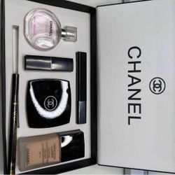 thousand worry Fuel Your Beauty Career with New Cosmetology School Makeup Collection