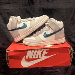 Nike Dunk High ‘FLS’