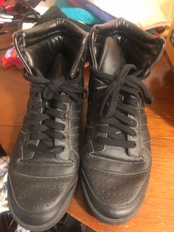 Mens 9.5 Adidas Top Tens