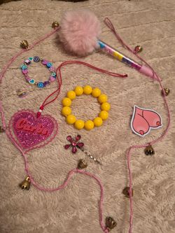 Cute jewelry and accessory lot