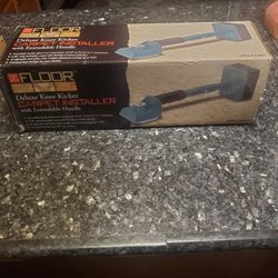 CARPET Or TURF  Knee kicker, Stretcher. Metal