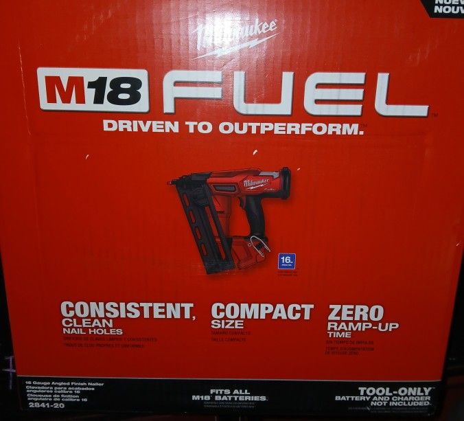 Milwaukee M18 Fuel 16° Angled Finish Nailer