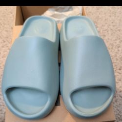 Yeezy Slides 