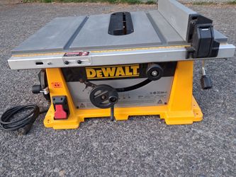 DeWalt DW744 10in Table Saw. Excellent condition. Four pick up fremont sea. No low ball offers please. No trades