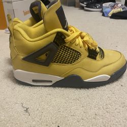 Size 8.5 Jordan Lightening 