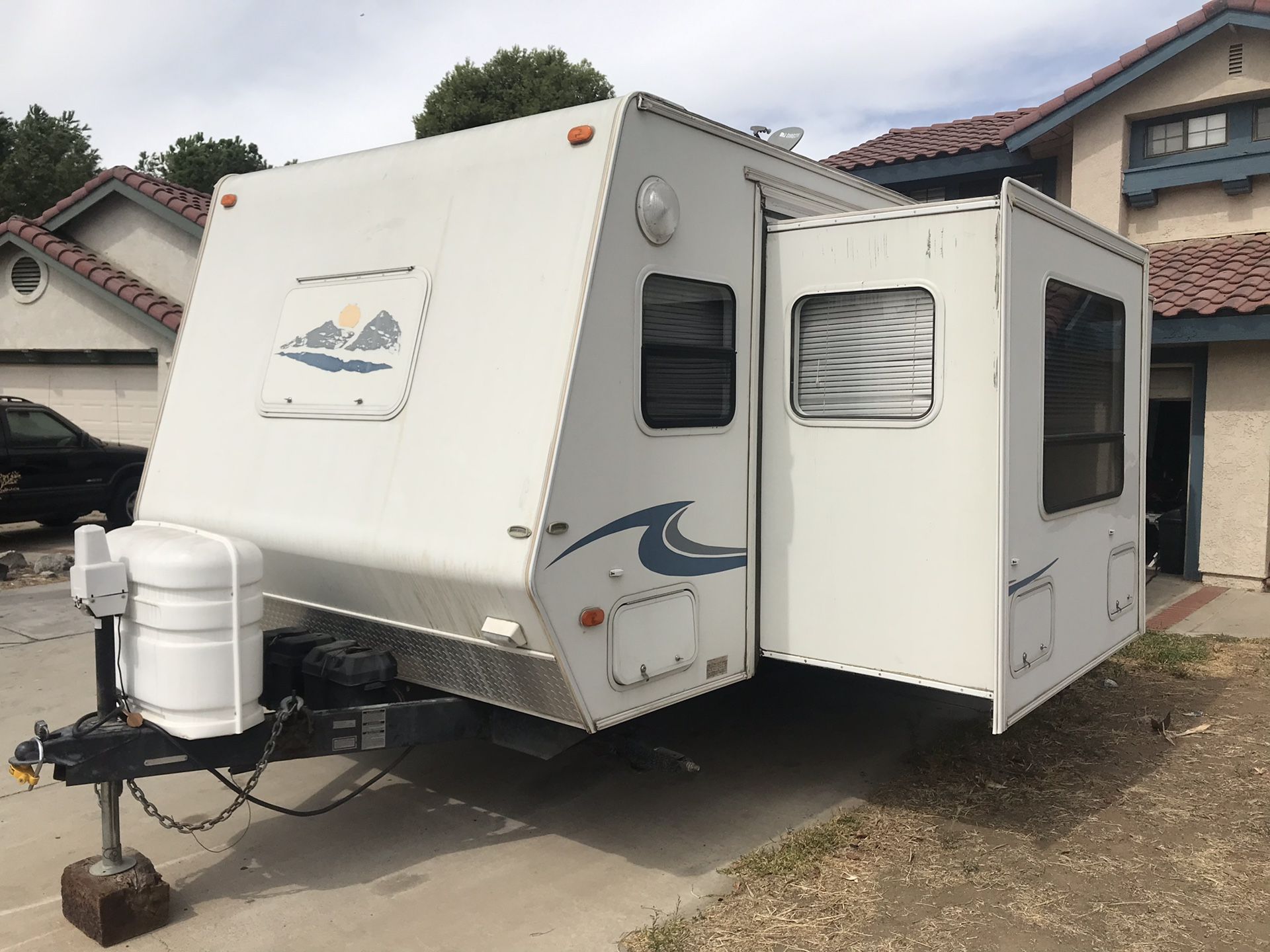 2006 trail lite by trail bay 27 ft big slide out