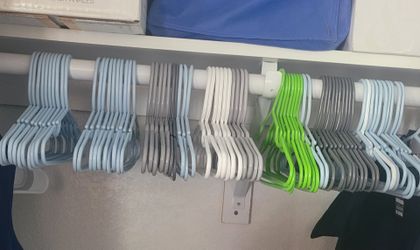 Kid hangers