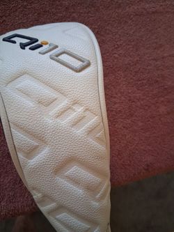 Taylormade qi 10 3 hybrid and head cover