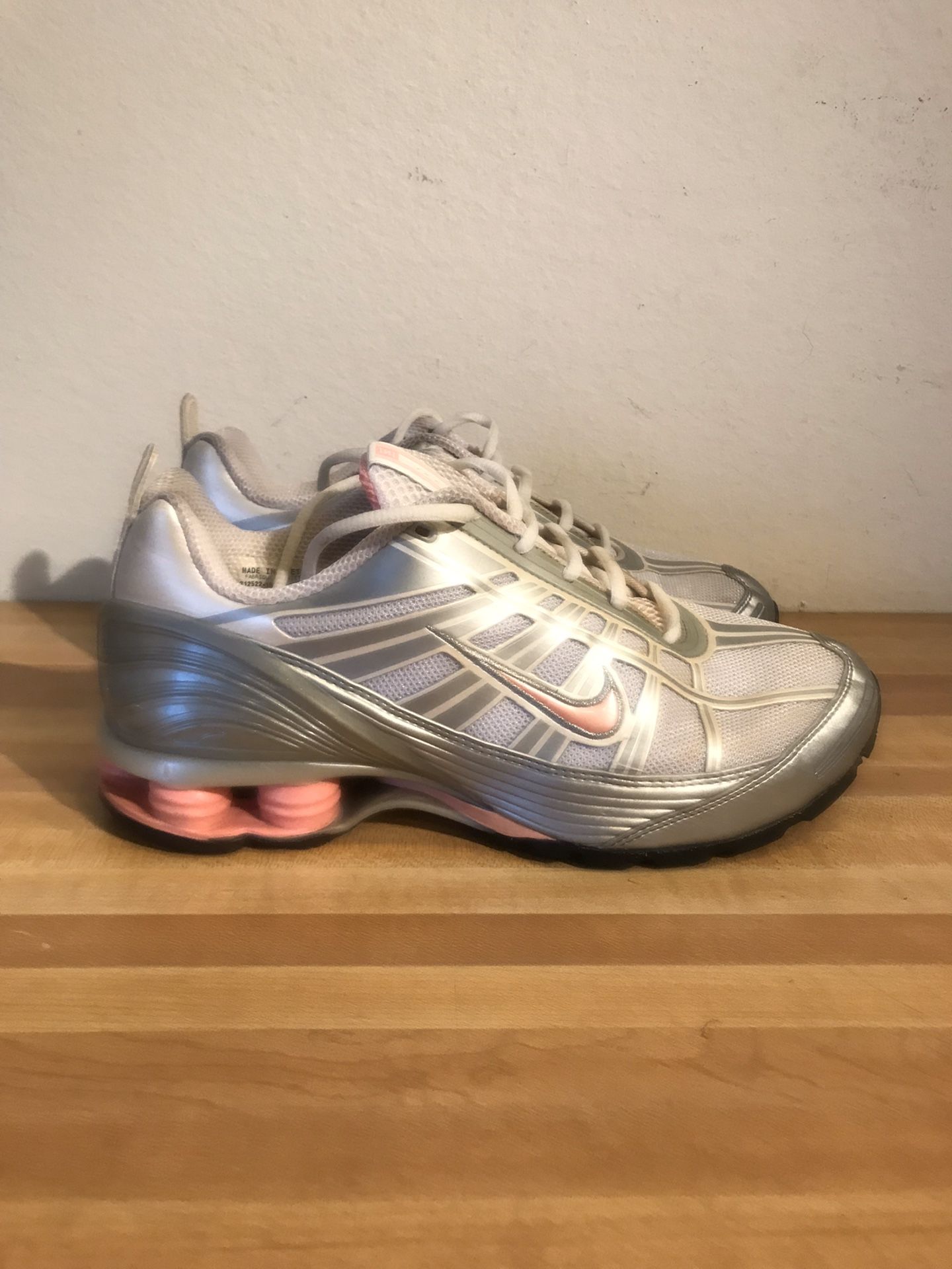Nike Shox 312522-161 silver pink women’s running sneakers shoes size 9