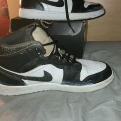 Jordan 1 Mid SE Panda Elaphant Print Sz9.5