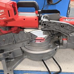 Milwaukee Miter Saw (Cordless)