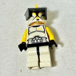 LEGO Star Wars Clone Trooper Commander Phase 1 Minifigure sw0481 Yellow