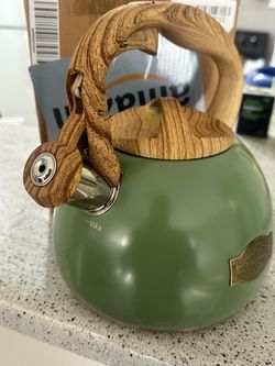 POLIVIAR Tea Kettle, 2.7 Quart Stovetop Tea Kettle, Audible Whistling Teapot, Food Grade Stainless S