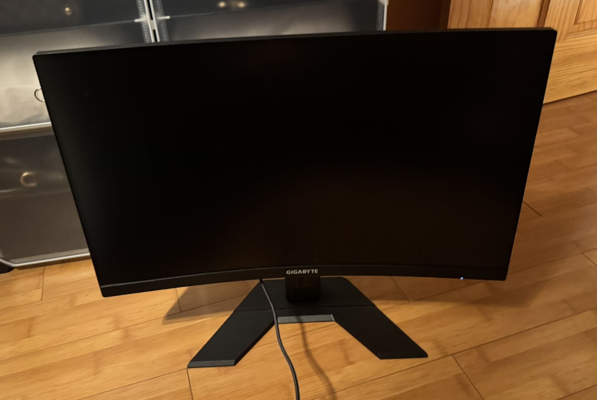 27 Inch Gigabyte Curved Gaming Monitor G27FC 165hz 1ms