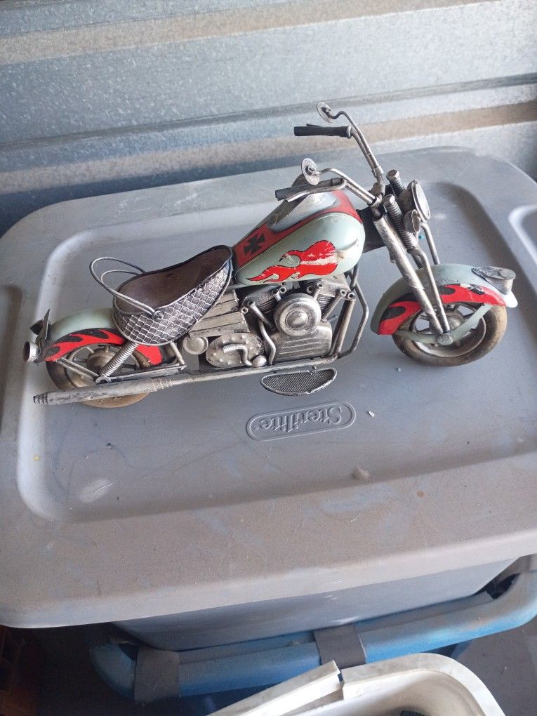 Harley Davidson Cast Decore