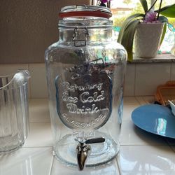 Glass drink dispenser