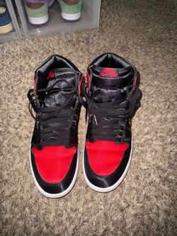 Jordan 1 hi “satin bred” size 9