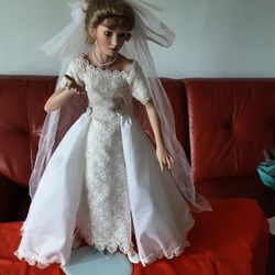 Muñeca De Porcelana, Vestida De Novia