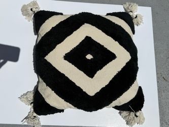 Tassel Decorative Throw Pillow
