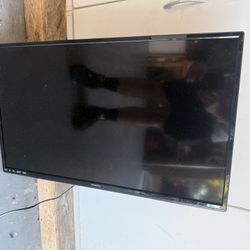 Polaroid TV 32 Inch With Wall Mount 