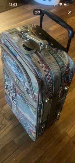 Vintage luggage size medium in good condition