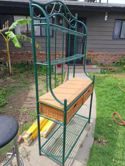 BAKERS RACK
