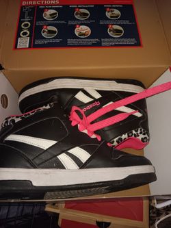 Girls Heeleys size 4y
