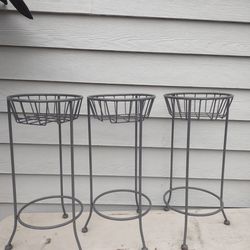 metal Gazing ball plant stand